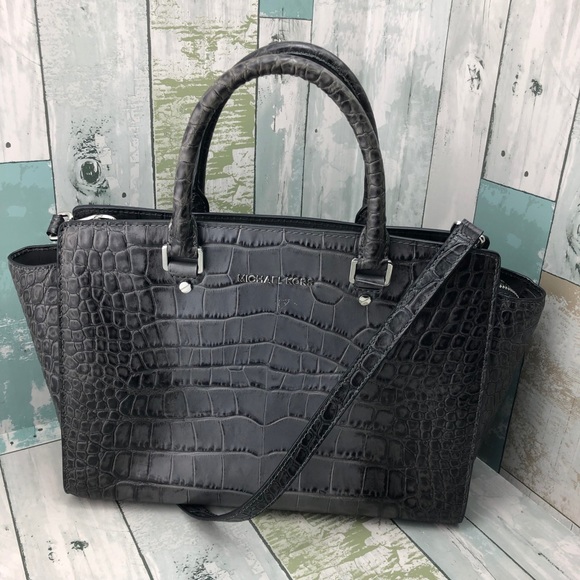 Michael Kors Handbags - Michael Kors Selma East-West Large Crossbody Bag